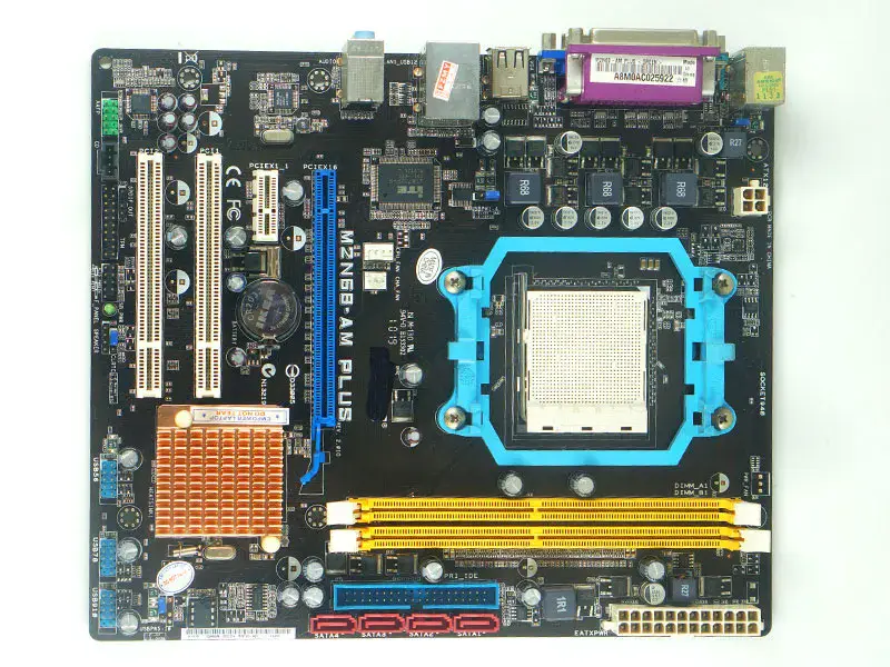 Placa-mãe Asus M2N68-AM PLUS AM2/AM2+ uATX