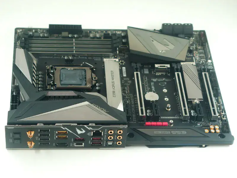 Placa-mãe Gigabyte Z390 AORUS MASTER