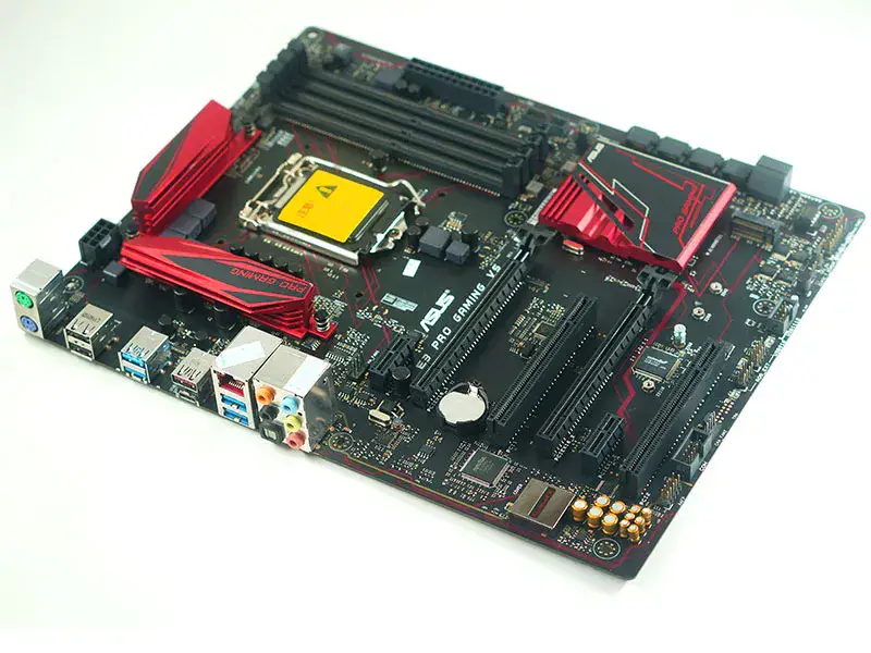 Placa-mãe Asus E3 PRO GAMING V5 C232 LGA 1151 E3 1231V5