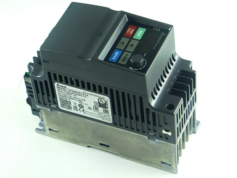 Unidade de corrente alternada Delta VFD007EL21A