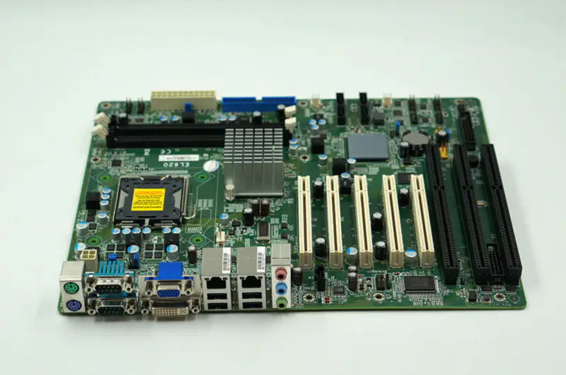 Placa-mãe DFI EL620-C 774-EL6201-100G