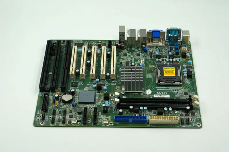 Placa-mãe DFI EL620-C 774-EL6201-100G
