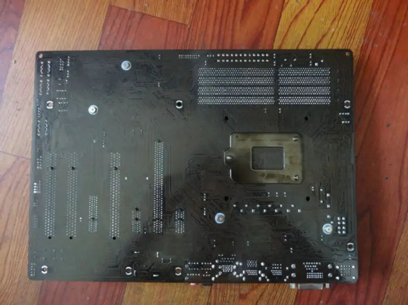 Placa-mãe de alto desempenho Asrock Fatal1ty H87