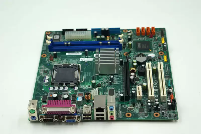 Placa-mãe Lenovo G31T-LM V1.0 T4900V M6900 45C2882 53Y3282