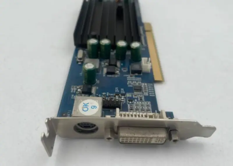 Placa gráfica Geforce GA-6200A 128M PCI