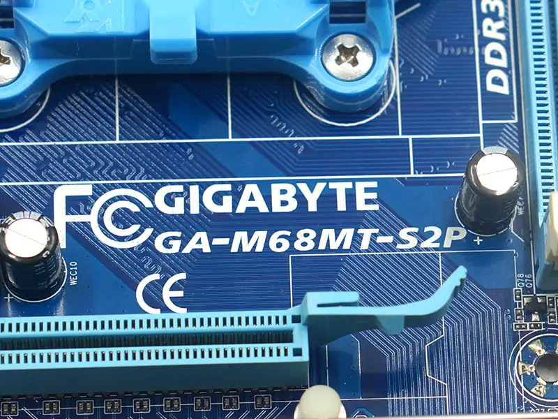 Placa-mãe Gigabyte GA-M68MT-S2P