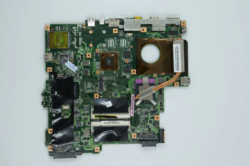 Asus M51TR com placa-mãe AMD