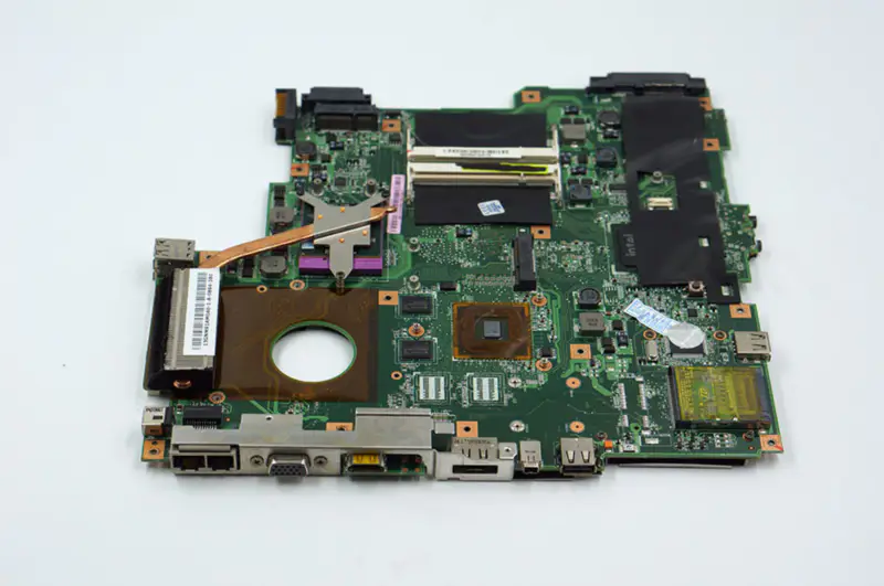 Asus M51TR com placa-mãe AMD