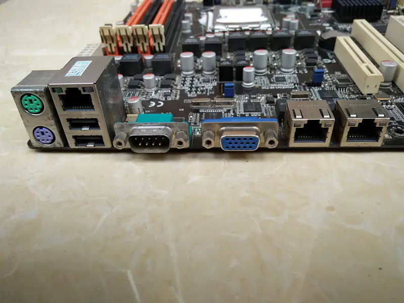 Placa-mãe ASUS P7F-M LGA1156 DDR3 16GB