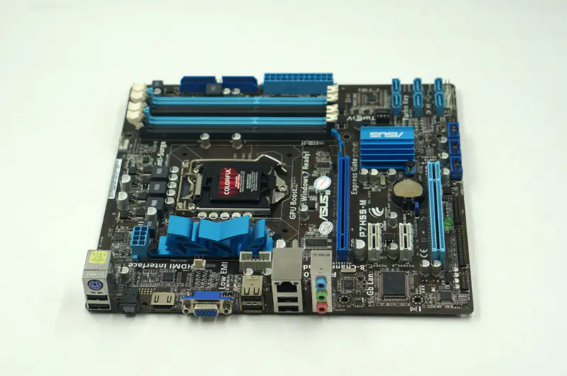 Placa-mãe Asus P7H55-M LGA 1156 H55