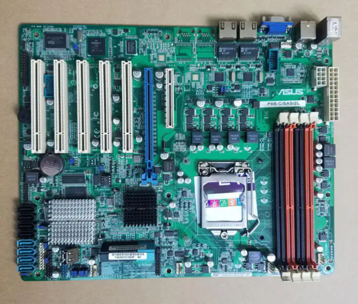 Placa-mãe do servidor Asus P8B-C/SAS/2L XEON E3 SAS2008
