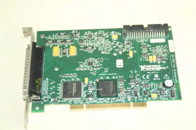 Placa de aquisição de dados multifunções NI PCI-6221 de 37 pinos