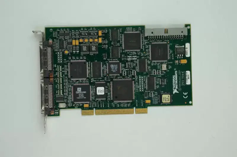 NI PCI-7344 Controlador de passo/servo PCI de 4 eixos