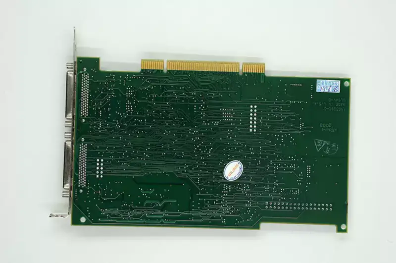 NI PCI-7344 Controlador de passo/servo PCI de 4 eixos