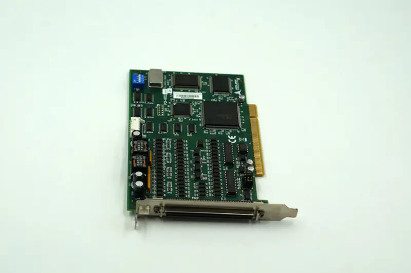 Placa DAQ ADLINK PCI-8132