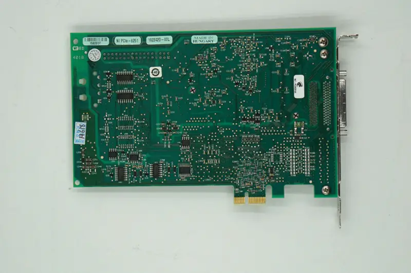 Placa NI PCIE-6251 DAQ