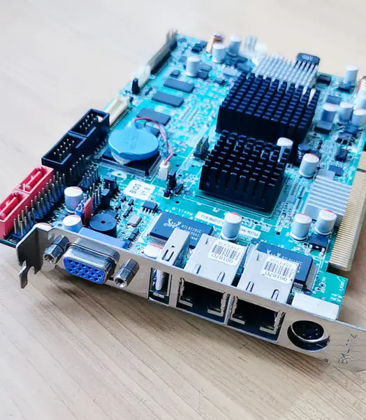 Placa-mãe IEI PICOE-945GSE-N270-512MB-R10