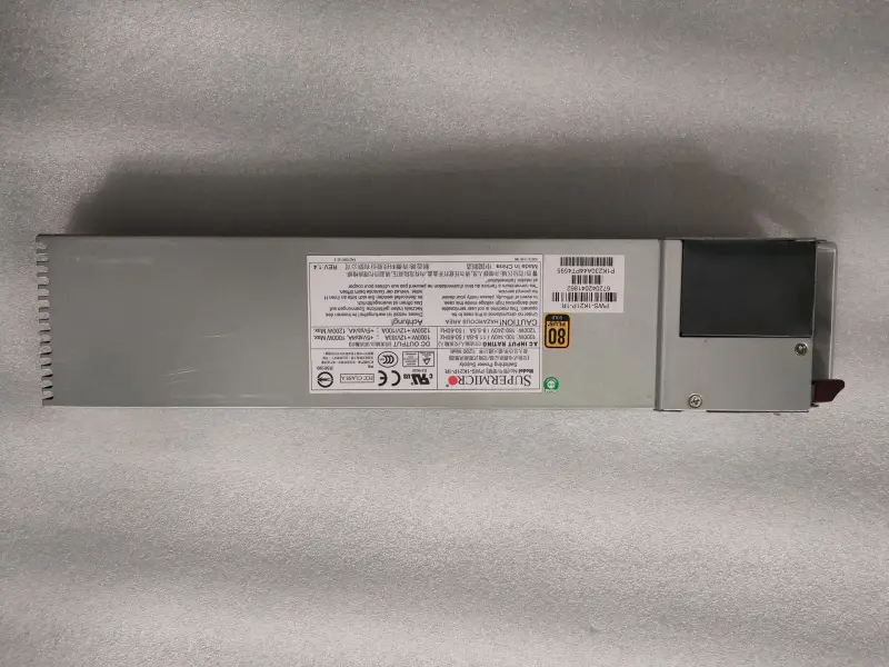 Fonte de alimentação para servidor Supermicro PWS-1K21P-1R 1200W Ultra-micro