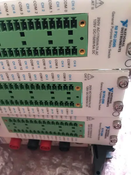 NI PXI-2565 777754-01 Módulo de relé PXI