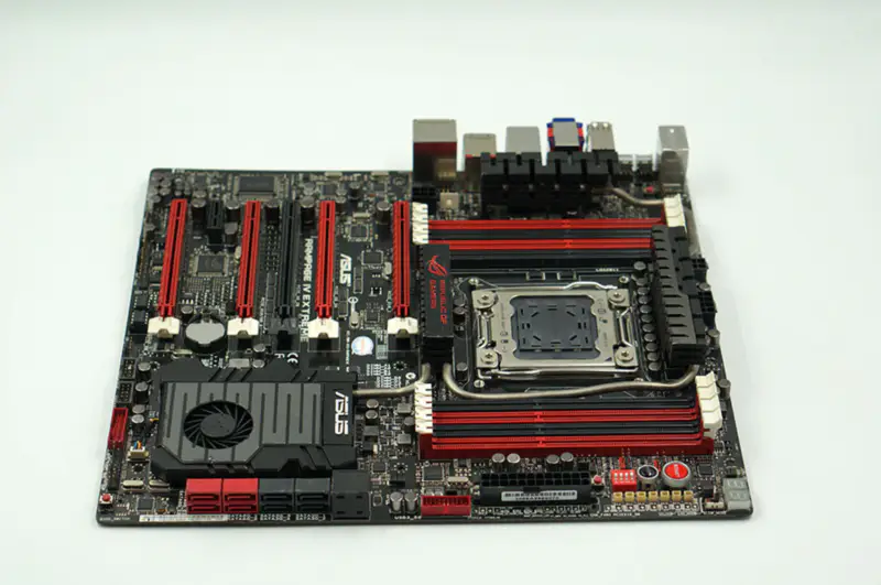 Placa-mãe ASUS RAMPAGE IV EXTREME