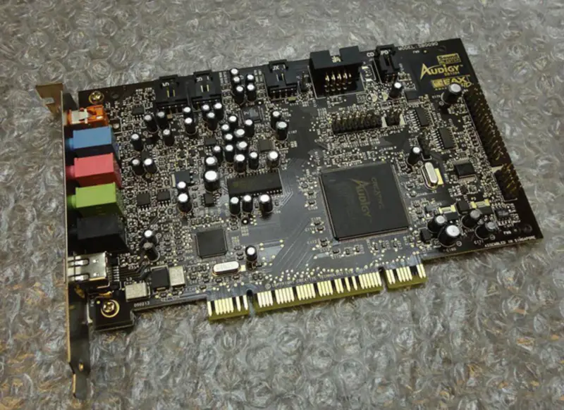 Placa de som Creative Sound Blaster Audigy SB0090 PCI de 5.1 canais