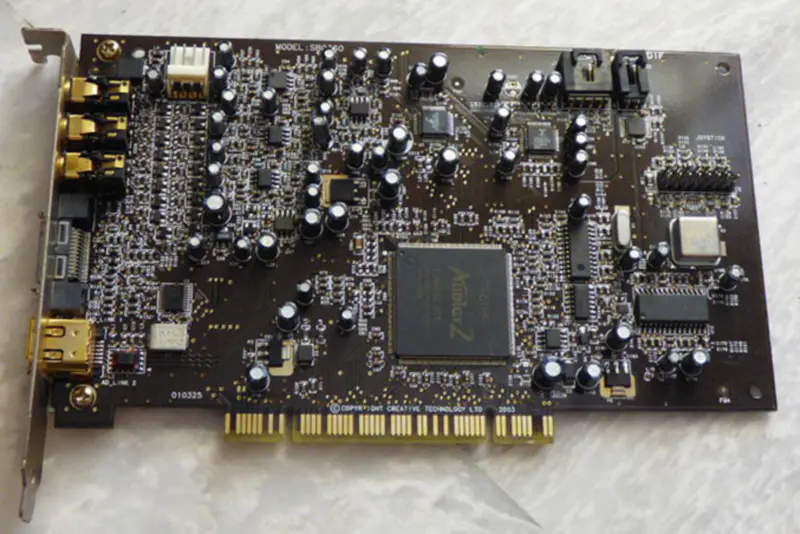 Placa de som Creative Sound Blaster Audigy 2 SB0360 PCI de 7.1 canais