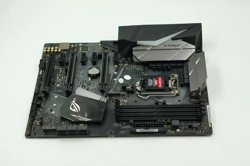 Placa-mãe para desktop Asus ROG STRIX Z270F GAMING