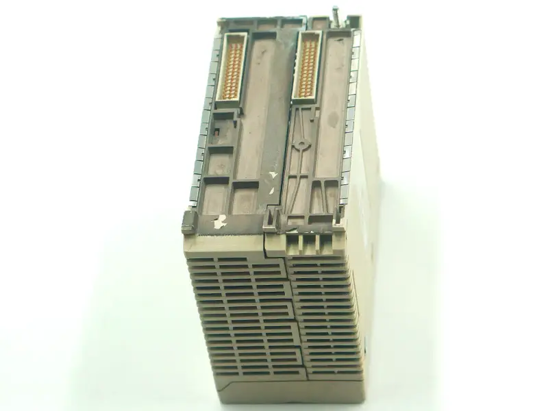 Módulo PLC Schnerider TSXP573623AM