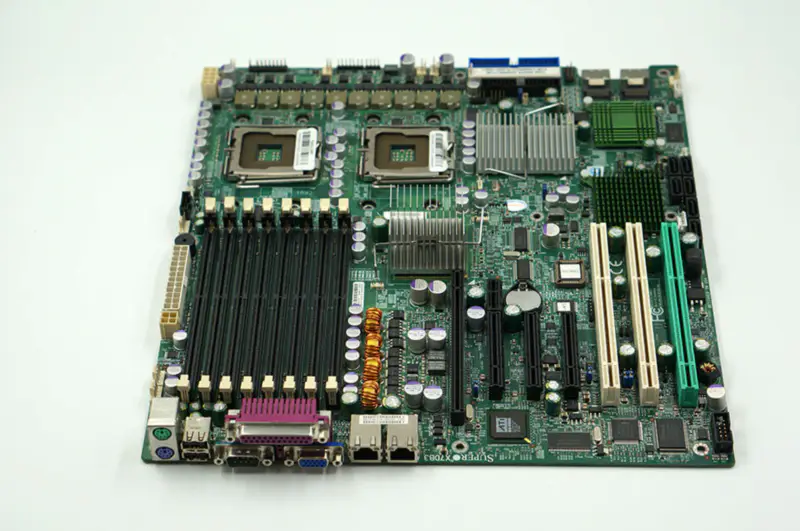 Placa-mãe Supermicro X7DB3