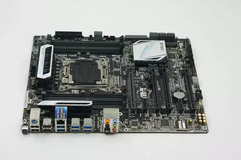 Placa-mãe Asus X99-A X99 LGA 2011-v3 X ATX