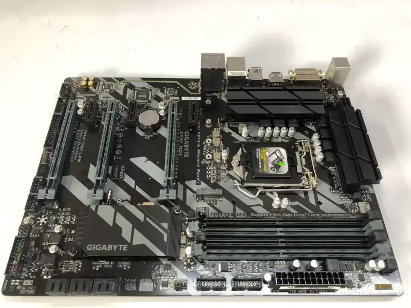 Placa-mãe Gigabyte GA-Z370-HD3