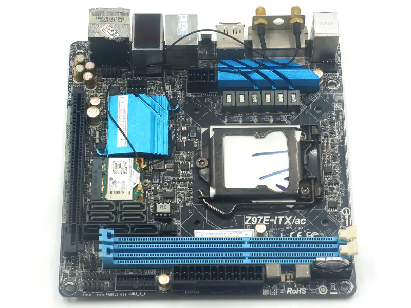 Placa-mãe Asrock Z97E-ITX/AC Z97 LGA1150 mini-ITX
