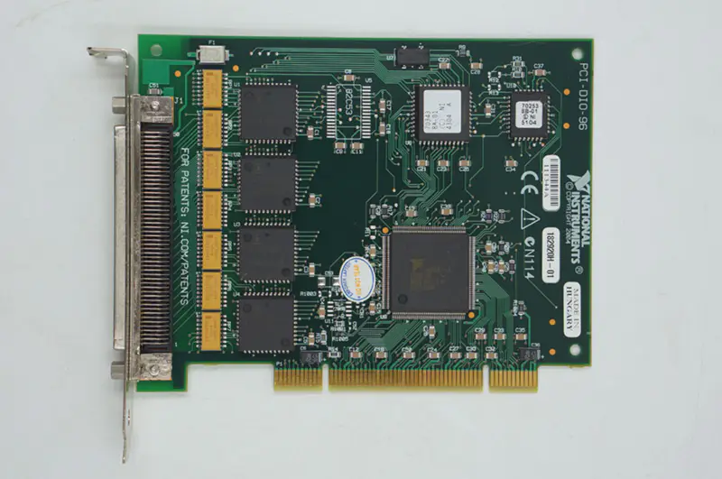 Placa de E/S digital paralela PCI NI PCI-DIO-96 de 96 bits